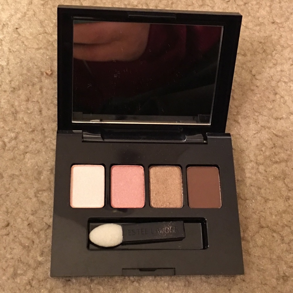 Estée Lauder eyeshadow sample palette